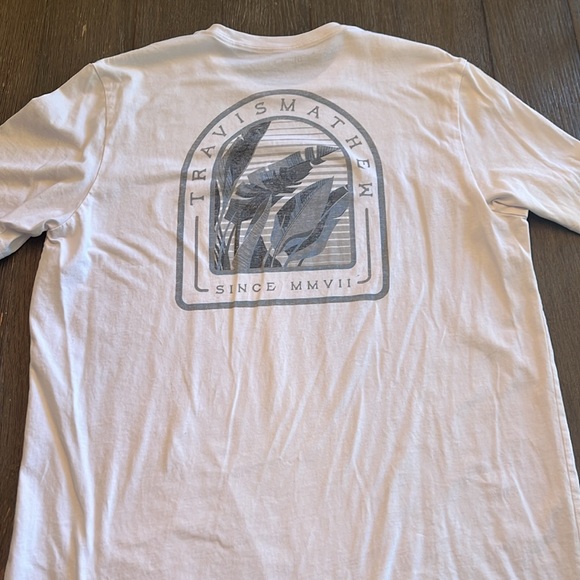 Travis Mathew tshirt - Picture 2 of 2
